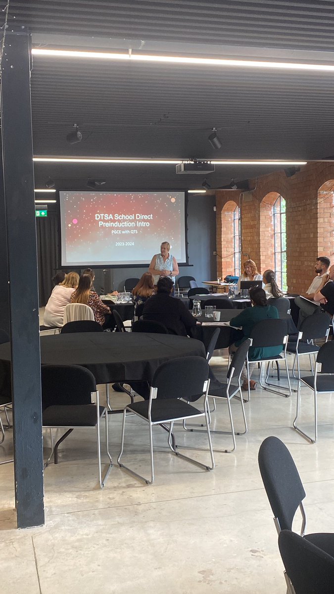 deb_outhwaite's tweet photo. So lovely to have all of this year’s and next year’s @DTSADerby @direct_derby #Primary and #Secondary #ITTE cohorts at the beautiful @MuseumofMaking today, @helen_salih @UoDPrimaryITE @GraceMHoskins @UoD_SecPGCE welcome to our Mentors old and new and @NCTSAlliance too! https://t.co/Yw3cvVLKKm