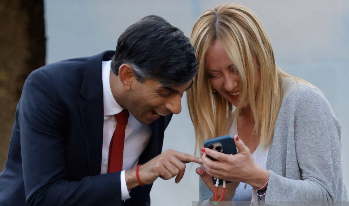 [問卦] 梅洛尼給蘇納克看了甚麼東西?