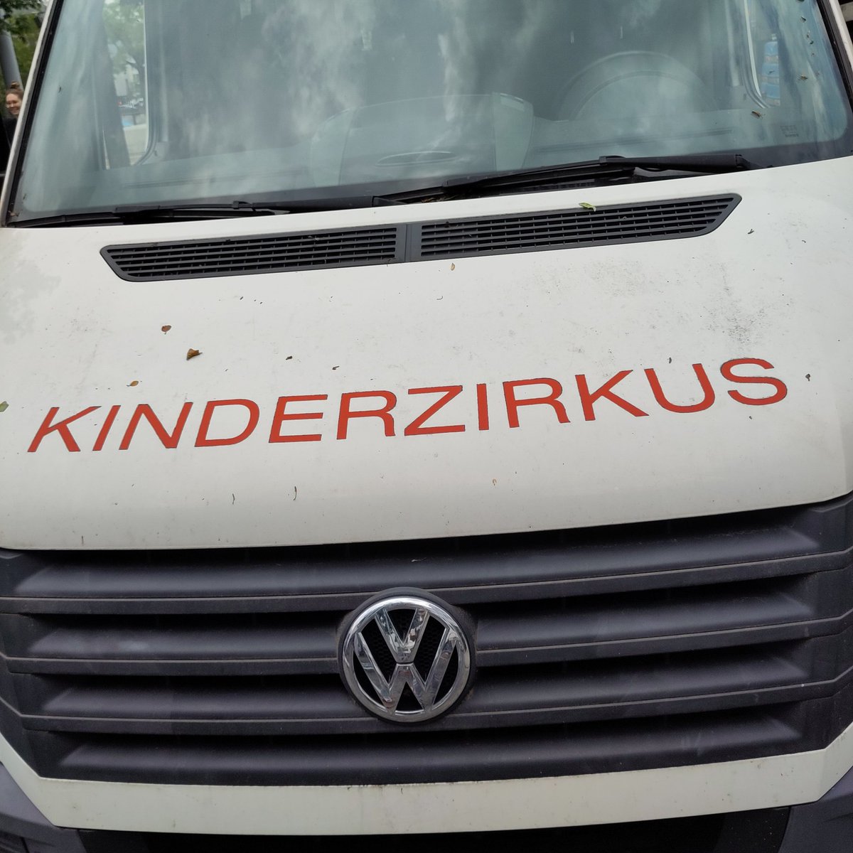 schreibgarten's tweet photo. Putting the 'Kind' back into 'Kinderzirkus'. #nurso #deutsch #binso #Binladen @NotPerscheid @metamythos @Bildungstanke #Bühnenbau #Puzzle #Statikscherze #Zureich #instawitz 👇🫠⛑️🦩🗽@gruberist @nikostoifberg @saschatorok #Tagebuch https://t.co/t5heJYmpWt