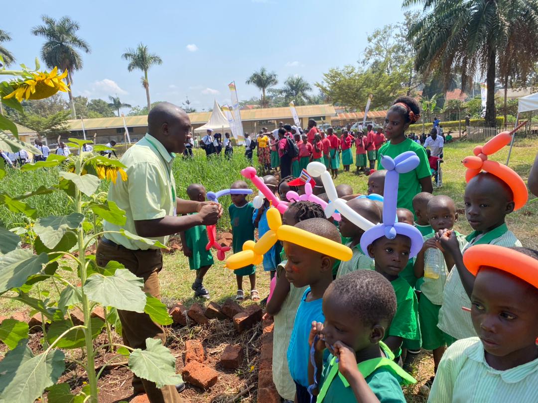NrmYouthleague's tweet photo. Day 3: The gates are open to the general public #AgricEducShowUg @MAAIF_Uganda https://t.co/NRvtFGZhiL