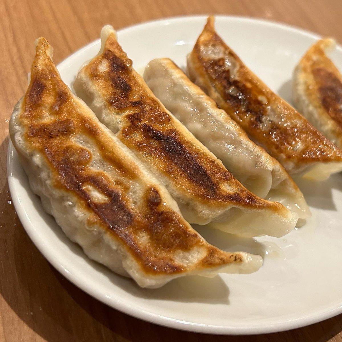 先日のランチ♪ #直久聖蹟桜ヶ丘店 にて「#こく旨らーめん醤油」と「#餃子」(^^) #直久 #ラーメン #拉麺 #ramen #焼き餃子 #ラーメン部 #ラーメン倶楽部 #麺スタグラム #ラーメンインスタグラマー #聖蹟桜ヶ丘ランチ #聖蹟桜ヶ丘グルメ