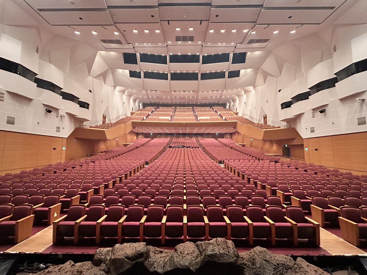 石井竜也さん　イベントグッズ　クリスタルキューブ 本日ツアー7本目、 久々のグランキューブ大阪になります