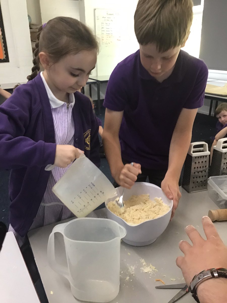 MorpethAllSaint's tweet image. Join Orange Class on their journey through afternoon tea preparation and service! #ks2 #designandtechnology #MixedAgeLearning