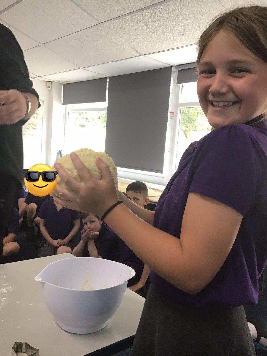 MorpethAllSaint's tweet image. Join Orange Class on their journey through afternoon tea preparation and service! #ks2 #designandtechnology #MixedAgeLearning