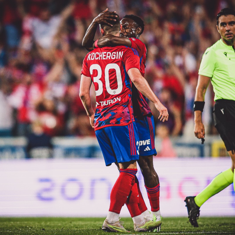 Rakow1921's tweet photo. 🗣️ "Jeszcze okazja do powtórki i goool, jest bramka" 🔊
#RCZFCF | #UCL