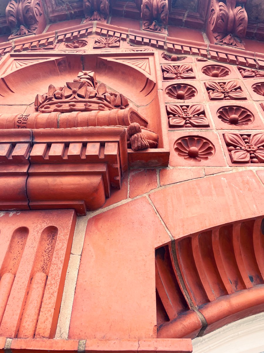 It's hard to see from High Town how intricate the front of this beautiful building is - so here's a closer look!!