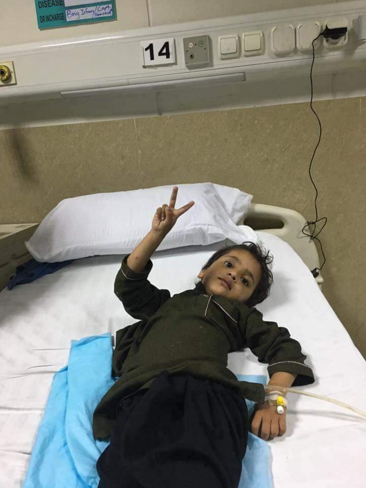 Muhamma37299070's tweet photo. What is the fault of this innocent child?  He is injured by #Afghan missile.where is our #PakArmy ?to #SecureTheKurram ..@OfficialDGISPR @Taimur_Laal #Dollar #ImranKhan
 #پاراچنار https://t.co/tiLZ5ZHzMj
