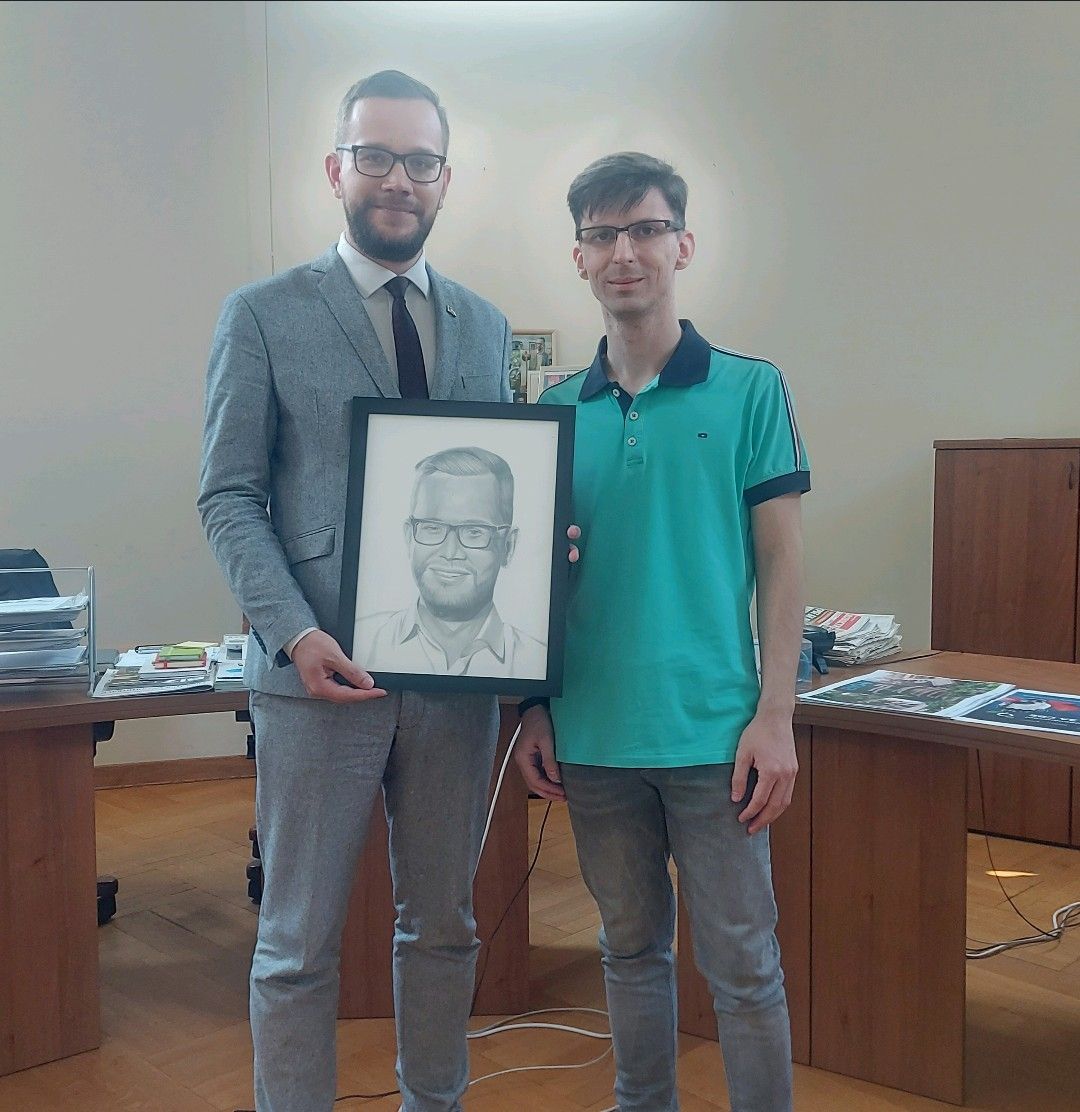 JMiliic's tweet photo. Nedavno sam ugostio mladog grafičkog dizajnera iz Beograda #IgorCvetkovic , mladića koji je odlučio da naslika portret na osnovu moje prve slike u #Infostud
Osećanja su mi pomešana, cenim uložen trud i beskrajno sam zahvalan na pažnji koju mi pružate svih ovih godina💚🙏. https://t.co/dTjpZXJP1o