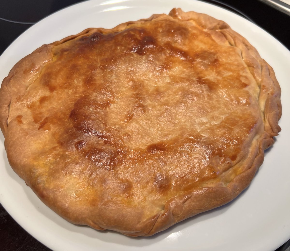 ChefZRRB's tweet photo. Empanada de ijada de bonito encebollado con tomate
Hecho en casa

Chef ZR 👨‍🍳 

#empanada 
#casera 
#ijada 
#bonito 
#homemade
#hechoencasa
#chefzr 
#ricorico
#cocinillas
#healthyfood 
#HealthyEating 
#Recetas 
#recipies https://t.co/KGSM4pe9l9