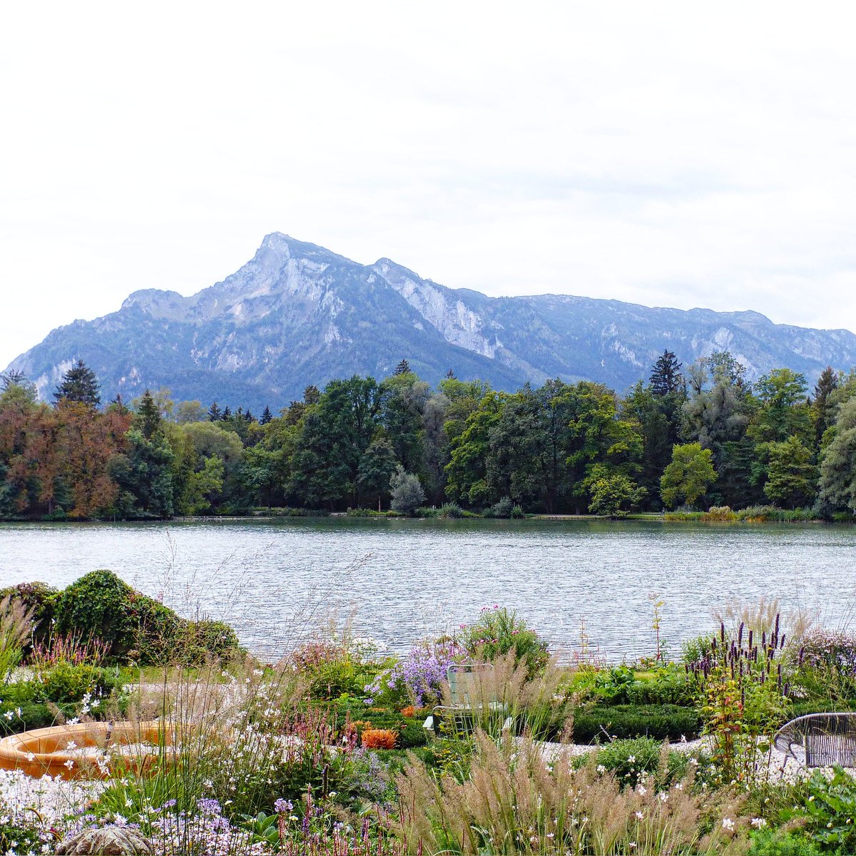 Journée à vélo à travers la campagne salzbourgeoise : Bienvenue au sublime château de Leopoldskron, lieu de tournage du film "La Mélodie du Bonheur" @visitautriche #feelaustria #visitaustria