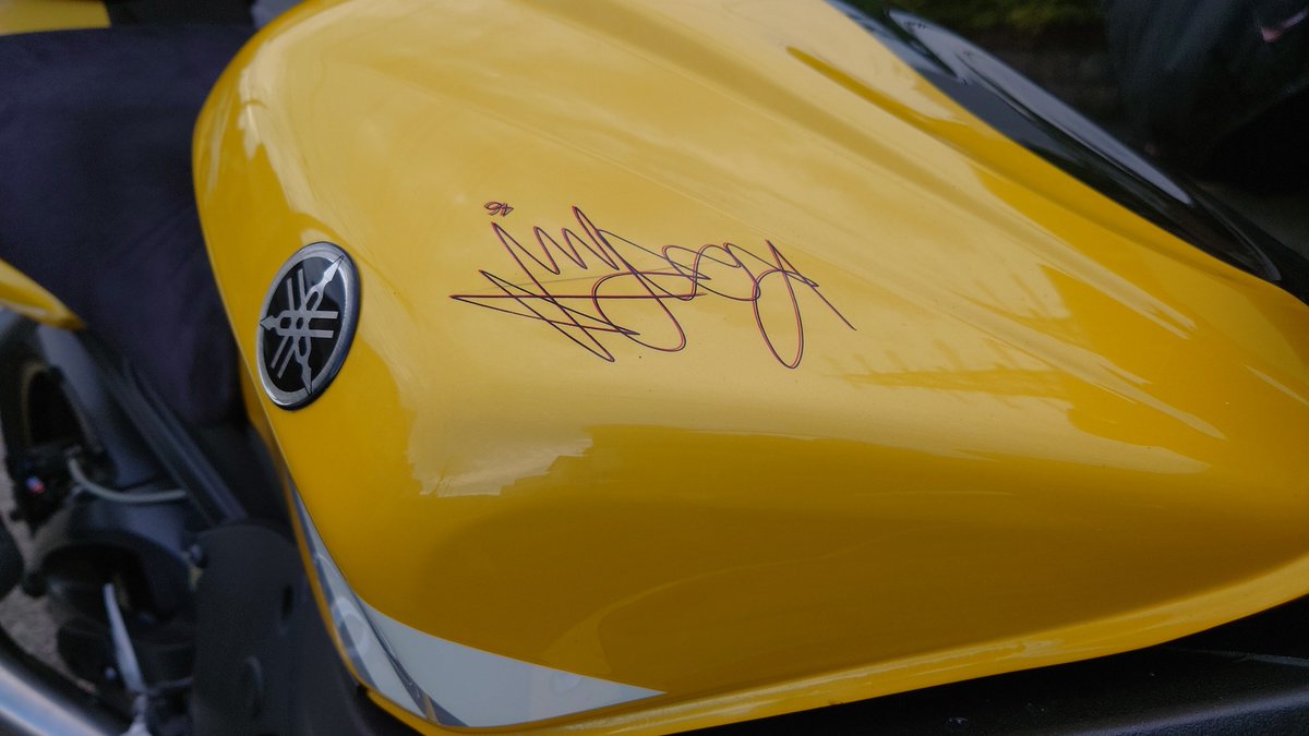 ❗️美品　毎日〜1000円値下げ❗️YAMAHA YZR バレンティーノロッシモデル 史上最強のライダー バレンティーノ・ロッシの愛機をビッグ