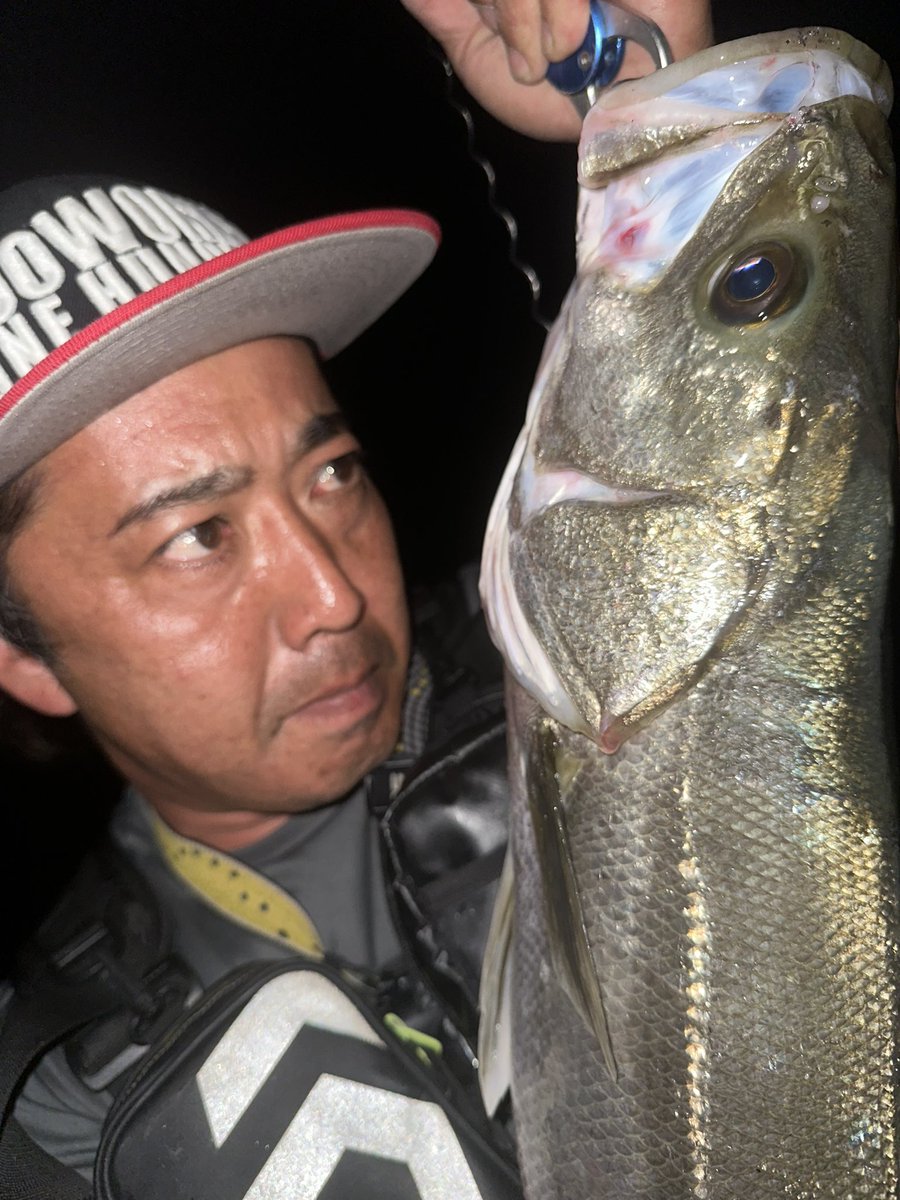 2224K's tweet photo. 湘南サーフシーバス
すぐさまリリースして
連発も70up
すでにラインズタボロで
ルアーロスト警戒して
ストップ
暁の祭典
茅ヶ崎 浜降祭
祭りモードに切り替え
自宅祭り準備😖
ってライン巻き替え🤭
#湘南サーフシーバス
#マルジン
#メガバス
#パームス
#ショアガンエヴォルブ
#VARIVAS
#VARIVAS4 https://t.co/QN37tQTFcp
