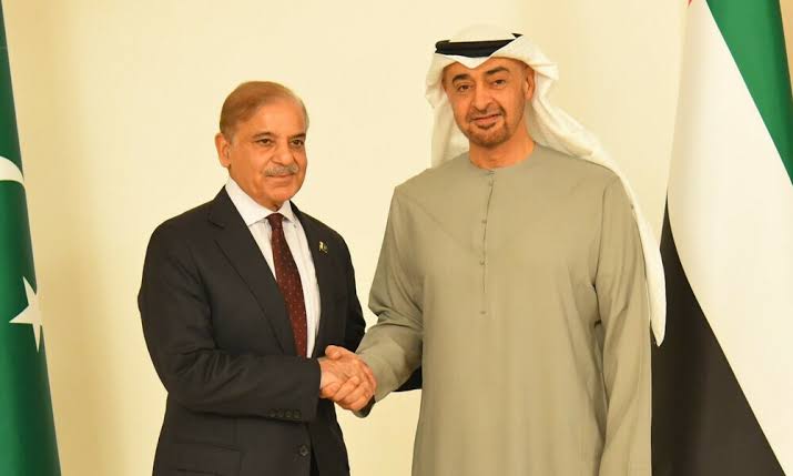 SaadonaBreak1's tweet photo. 🚨 UAE 🇦🇪 President MB Zayed Al Nahyan says  

"I am honored to express my confidence in Pakistan's current leadership and Prime Minister Shehbaz Sharif. The UAE is keen to strengthen bilateral relations and has provided Pakistan with $1 billion in aid as a sign of our trust" https://t.co/lllC6dY0zu