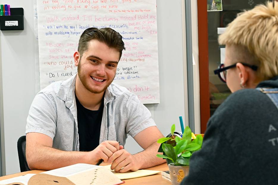 Meet Alex Ciardullo ’25, a music major with a media and film minor. Alex is a tutor at Skidmore's Writing Center, a peer-run resource for Skidmore students of all class years and majors to receive support during the writing process. Read more: skidmo.re/3NMOBS3