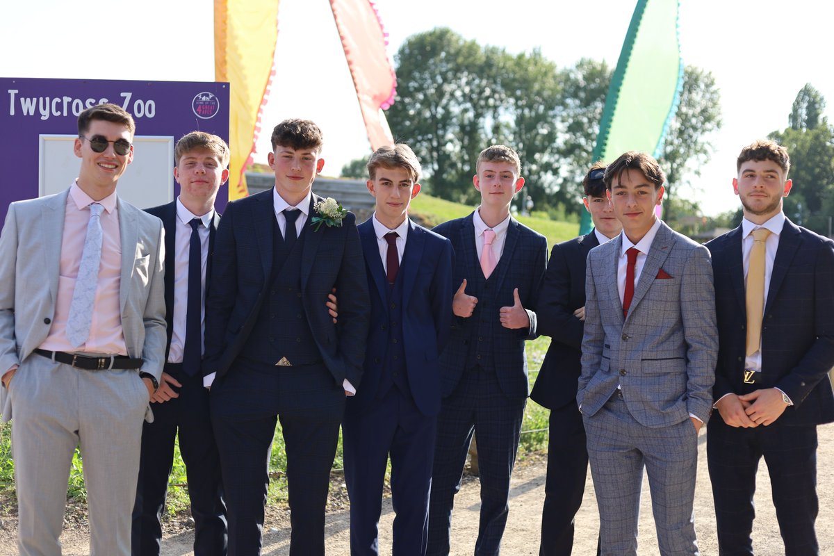 RedmoorAcademy's tweet photo. Thank you to all of our Year 11 students for yet again, another amazing Prom. You all looked fantastic! Here are our Redmoor photos, including some from our Year 10 photography students. 
https://t.co/t6P5CNfVpV
https://t.co/fSQH1e2Bzu https://t.co/1qjv1X98VM