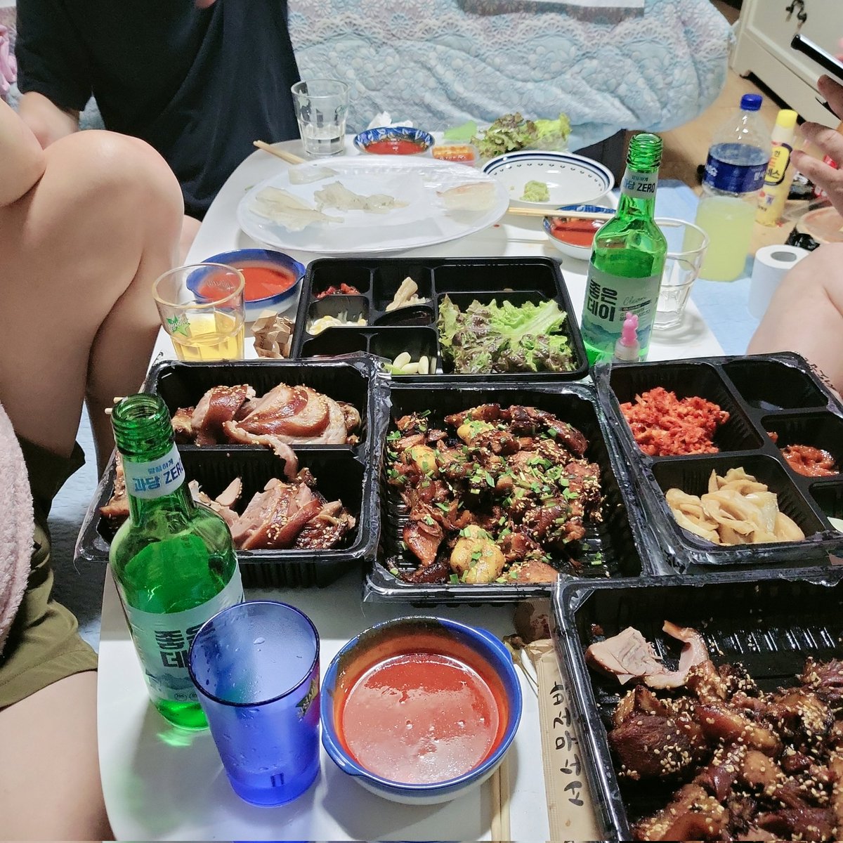 중년형들 세분이랑 먹고 뜨겁게..