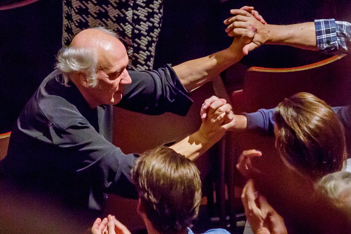 Lees: ‘Spiegelplaneet verwart sterrenkundigen’, en info over hoe je op je huis kunt passen als de buren er niet zijn, ook dat de inschrijving voor het Eurovisie Songfestival geopend is. Zal ik? We pakken onze koffers en laten u nog weten... tinyurl.com/c38zez6f