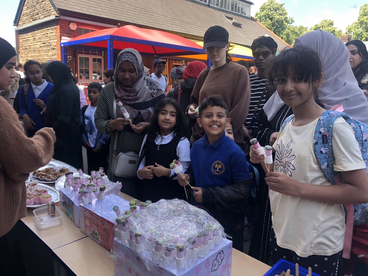 nppschool's tweet photo. Our summer fair is back! And so is the sunshine. Hope you can pop along. #nppschool #nppschevent #schoolfair #summerfun #entrepreneurs https://t.co/tNvBiWFK0B