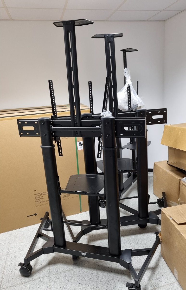 15 pantallas interactivas Promethean ActivPanel 9 de 86" con soportes con ruedas ajustables en altura entregadas esta semana en #Zaragoza #Aragón