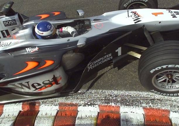 NetoDemetriou's tweet photo. Mika Hakkinen, McLaren, Spa-Francorchamps, 2000. Photo: Patrick Hertzog. #f1 https://t.co/pA06yR96Wf