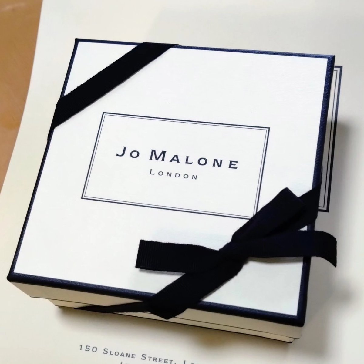 ChatAmbre's tweet photo. 東京の二男から届いた🎁
さすが押えとるな〜👍
#JO_MALONE
#RED_ROSES
#誕プレ https://t.co/2ZHKCr3UpW