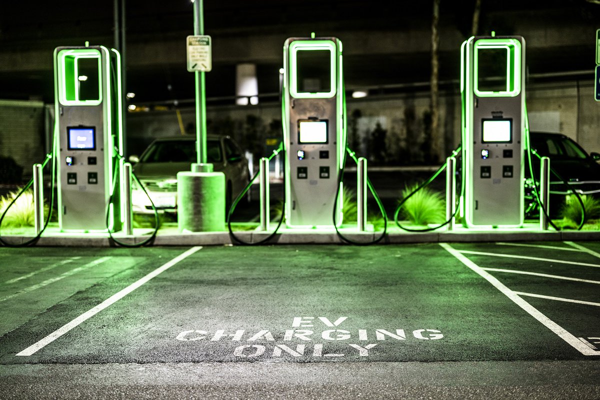 NatLabRockies's tweet photo. Energy in #EVs can be used for everyday grid needs through vehicle-to-X (vehicle-to-building, vehicle-to-grid, etc.) connectivity. In a new #CleanCities podcast episode, #NRELMobility researchers discuss benefits, limitations, &amp; reality of #V2X. Listen in: https://t.co/M54mrR0hh5 https://t.co/tjPnSzc0EV