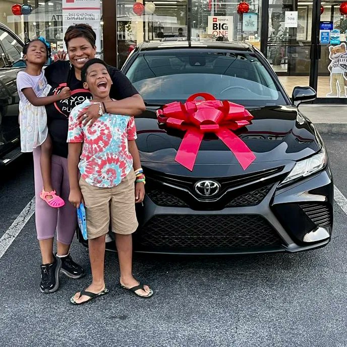 Marietta_Toyota's tweet image. 🎉 Big congrats to Ms. Erika and her fam for leveling up to a sleek 2019 Toyota Camry! 🚀🌟 Your new ride is as stylish as you are, Erika! Enjoy the smooth drives ahead. 🚙💨 #UpgradeUnleashed #ToyotaCamry #HappyDriving