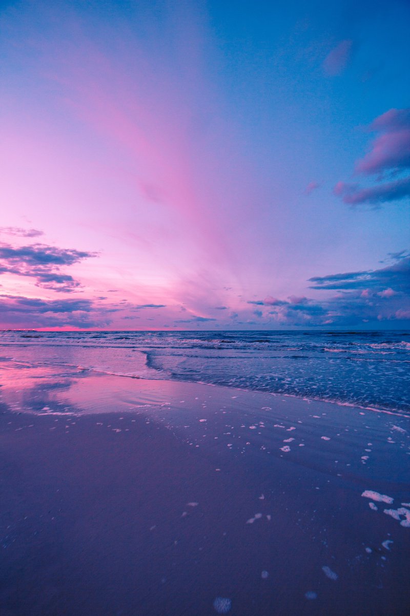 DariusKrause2's tweet photo. sunset. 

#photography https://t.co/Hqhrru2uE3