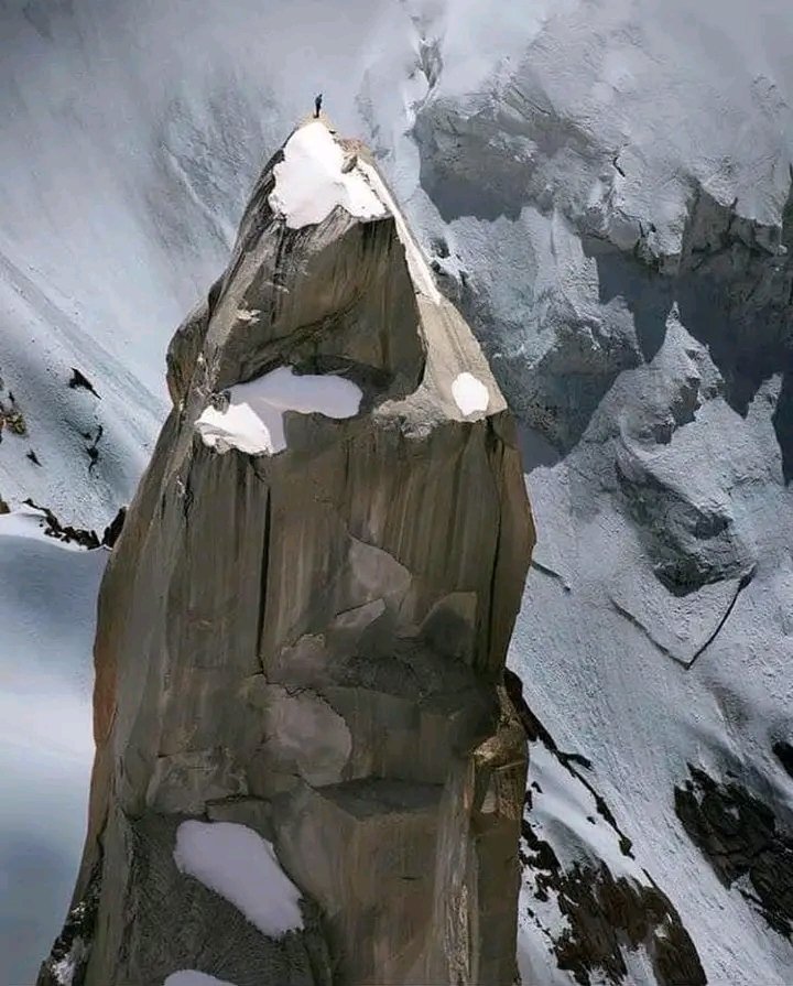 SkarduExpd's tweet photo. 🌄 Embark on an epic adventure and conquer the magnificent Trango Tower! Don't miss your chance to experience the thrill of rock climbing at its finest. Book now for the ultimate expedition in 2024! #TrangoTower  #RockClimbing #AdventureAwaits #BookNow #SkarduExpeditionTreksTours https://t.co/peRtW5pNb8