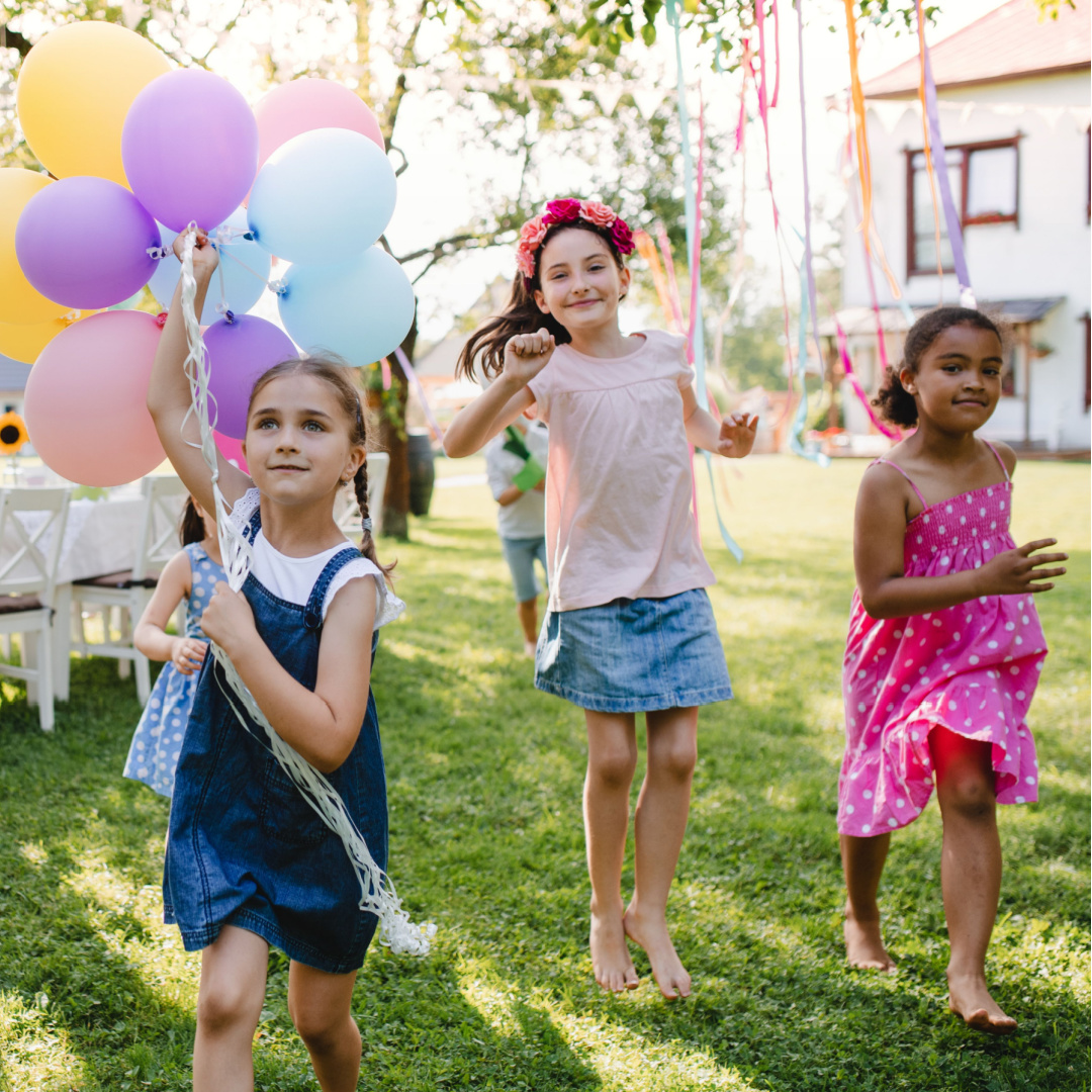 MosquitoNix_Jax's tweet image. Protect your loved ones outdoors with our tailored fogging solutions effectively reduce the mosquito population, providing you with peace of mind and a safer outdoor environment. #MosquitoControl #FoggingSolutions #ProtectYourLovedOnes #PeaceOfMind #MosquitoPrevention