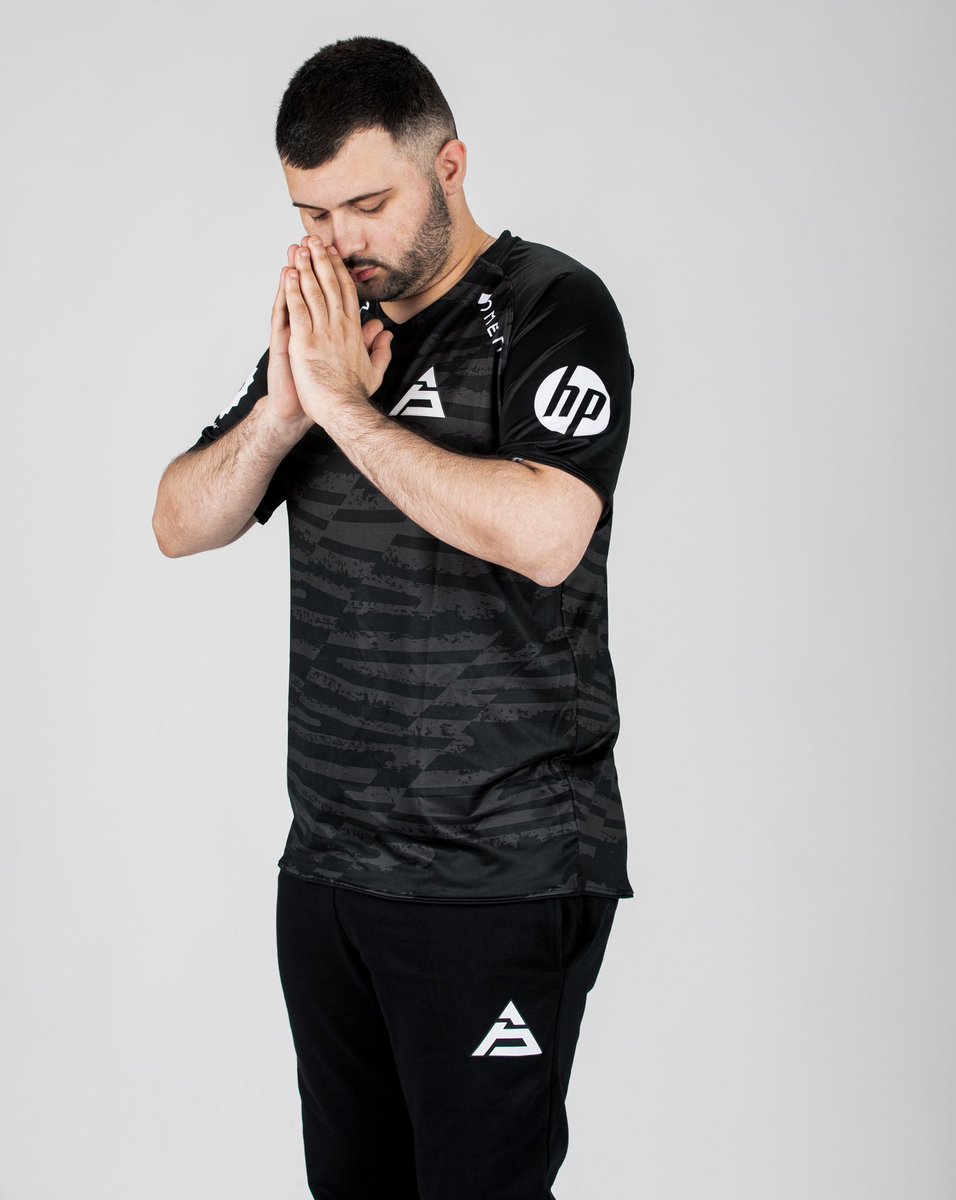 k0mpafps's tweet photo. A PERGUNTA QUE NINGUÉM QUER CALAR É? 

K0MPA NA SAW É A REALIDADE 

Obrigado a todos por tudo o apoio desde sempre ❤️

Obrigado aos @sawggofficial pela oportunidade https://t.co/97UL6HqCo4
