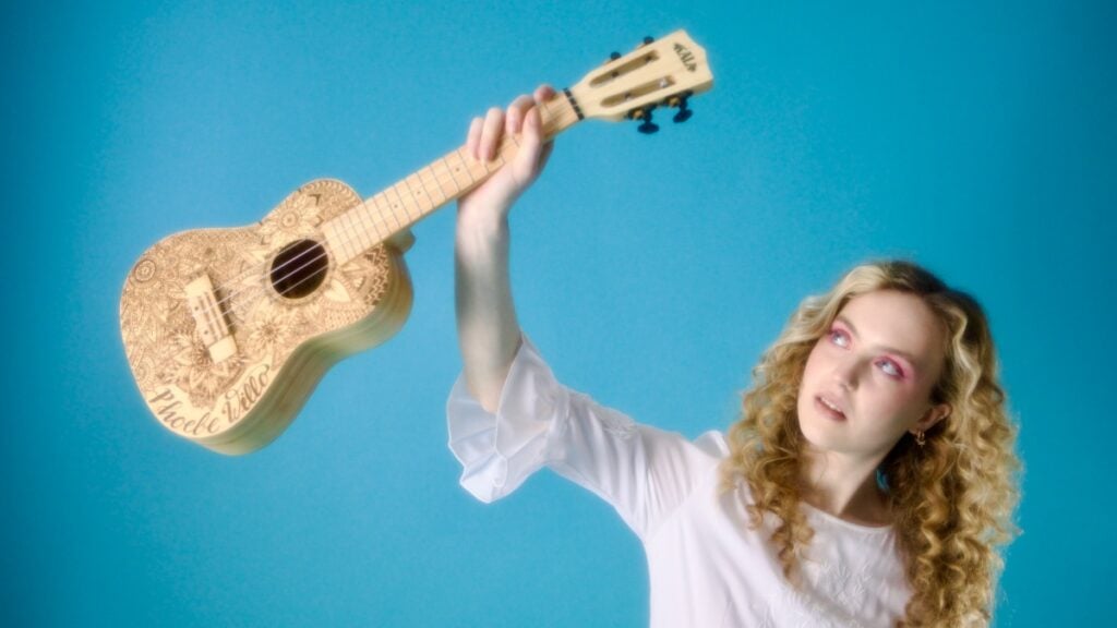 Music_Gateway's tweet photo. Following the release of her excellent “Buy Us More Time” EP, talented #singersongwriter Phoebe Willo has made a solid start to her career as an #indie pop songstress. Read more about her trajectory &amp; upcoming release with SongBits  - 'Lost in the Music'. https://t.co/FTxDBnxnbP https://t.co/6K2hxHqgCd