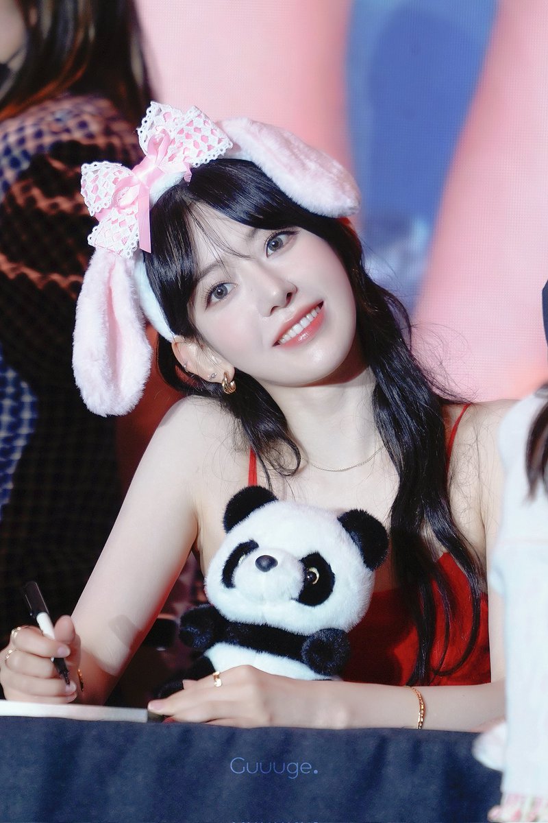 Guuuge_'s tweet image. 230709 一直娱广州线下签售 
粉耳兔兔樱花~🌸立耳垂耳的翻转魅力也完全把握的小樱花！今天对视了 心空🥺🤲🥰
#宮脇咲良 #SAKURA #사쿠라 #ックラ #さくちゃん #サクラ #르세라핌
#ルセラフィム #LE_SSERAFIM