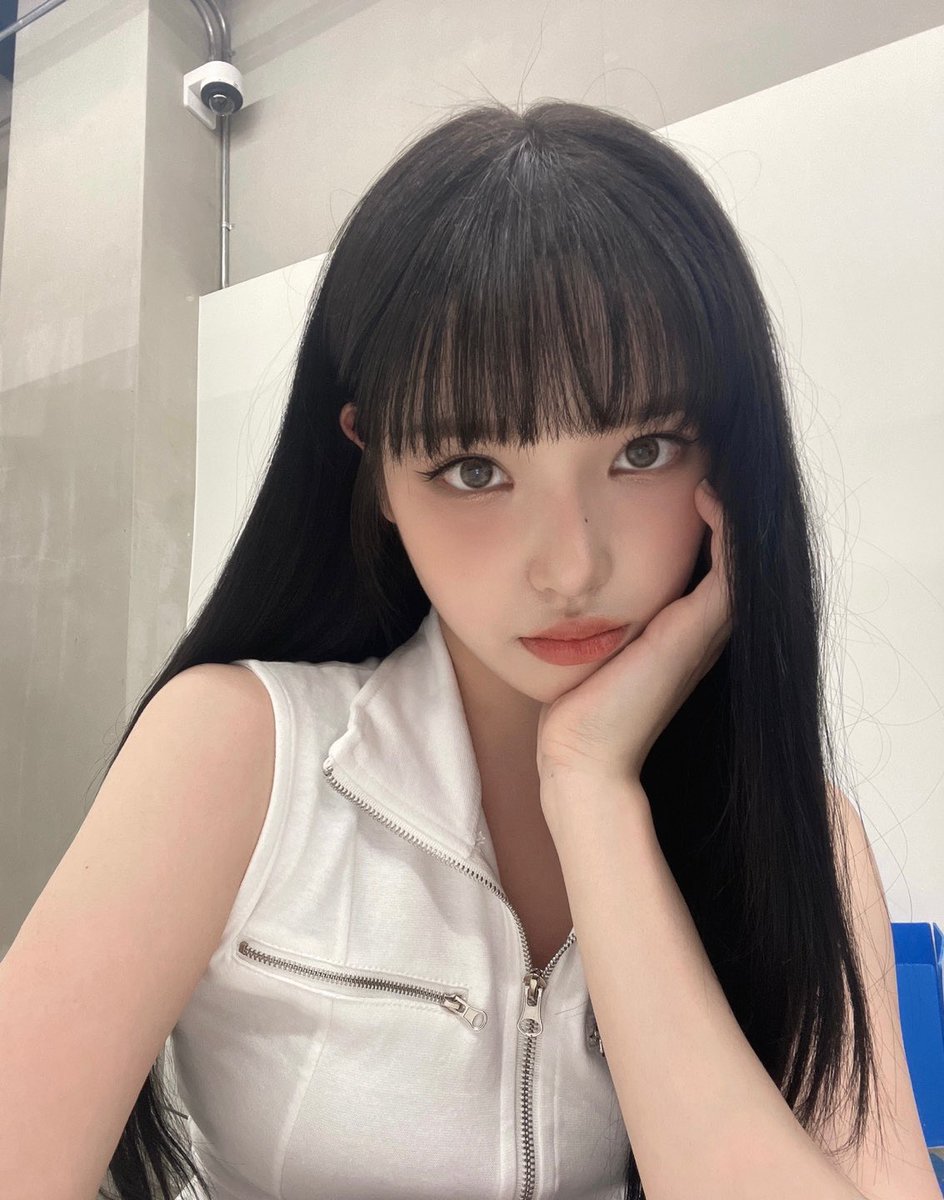 ADYA_official's tweet photo. [#채은] 🤍

#ADYA #에이디야 #CHAEEUN https://t.co/9ZV1RqY0wy