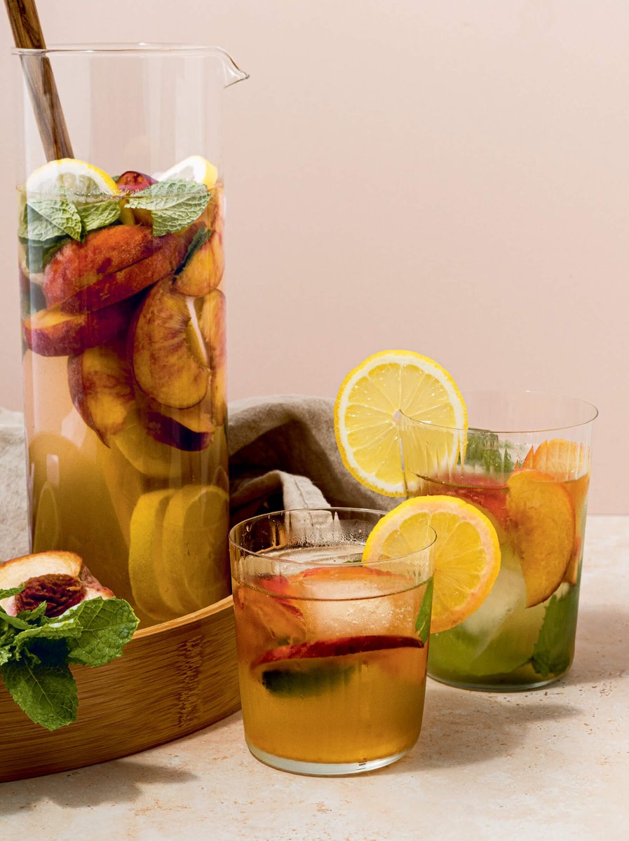 A healthy, antioxidant-packed cocktail? It must be a Meredith Youngson recipe. The founder of Lake &amp; Oak Tea Co. and author of Super Tonics: 75 Adaptogen-Packed Recipes for Sleep, Beauty, and Wellness makes her Margaritas with detoxing in mind, and her

ellegourmet.ca/?p=12136