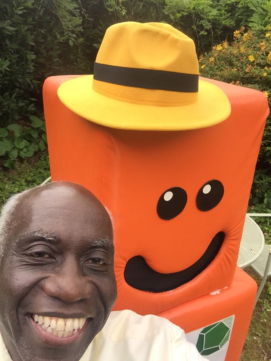 Eddie Obeng: Sense-maker Human-Redbull #SineTimore tweet media
