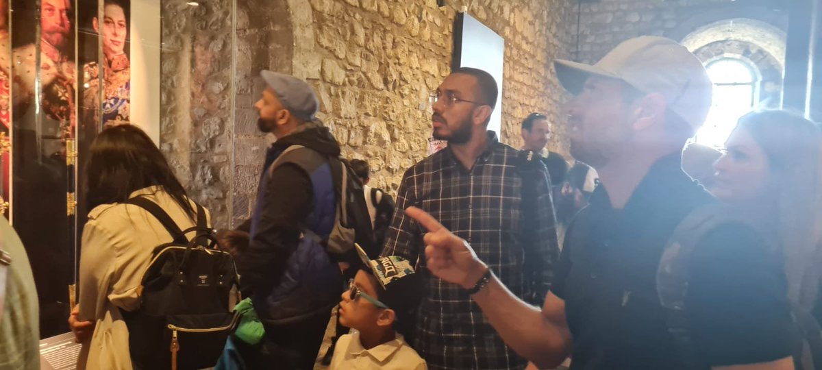 ElizabethSelby's tweet photo. #familyconnect @TowerHamletsNow We've had a series of family workshops in our school and today was the final one where they all visited the Tower of London. They had so much fun! https://t.co/XxTPuQd0cs