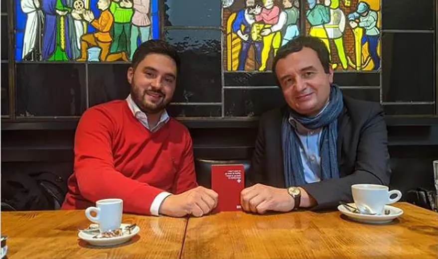 pinoneart's tweet photo. @cedricwermuth @grunliberale @evppev @GrueneCH @spschweiz @vonderleyen @EU_Commission @MiroslavLajcak @JosepBorrellF @EDA_DFAE So sieht Lobbyarbeit aus, wenn er für die albanischen Interessen arbeitet und Propaganda verbreitet! Der Gnom Kurti ist ein Envar Hoxa Anhänger! Schaut ihn euch an. Die grösste Bedrohung auf dem Balkan!!! Ein 2 Möchtegern Selensky! https://t.co/B6XLoxkerS