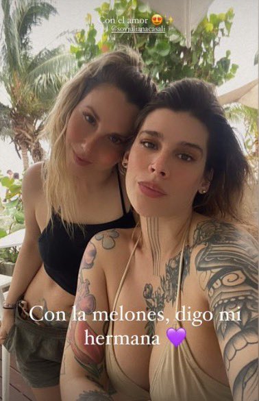 Radioacktiva_'s tweet photo. Qué título le pondría a esta obra de @julianacasali 

#ElGallo 📻 97.9 FM

➡️https://t.co/izND2JSuD3 https://t.co/FmhuiLsCpw