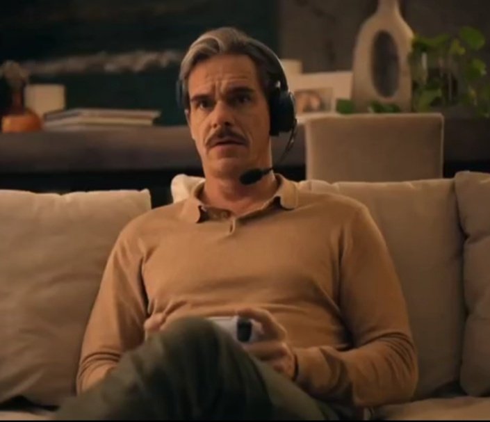 SJPoetryCorner's tweet photo. Seeing Tony Dalton playing video games is my new weakness. It makes my inner gamer scream uncontrollably. https://t.co/Vir07R76iC