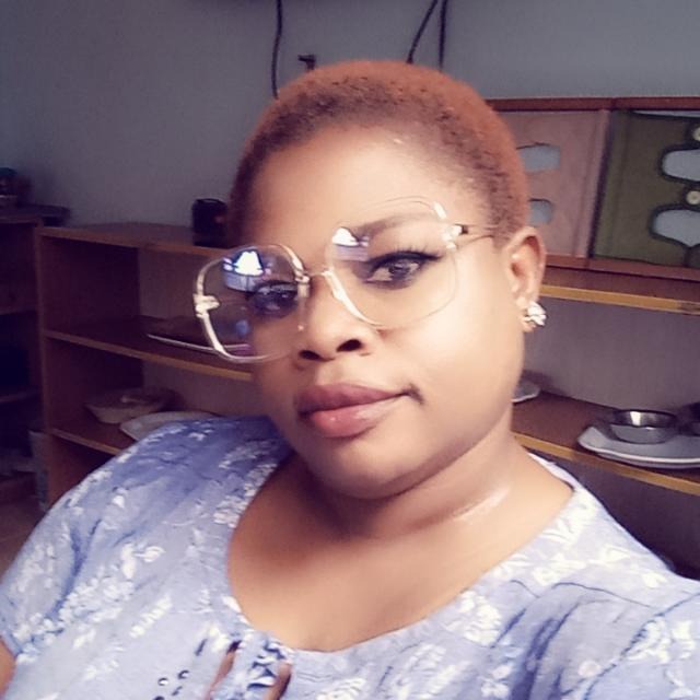 Goodyamara's tweet image. The knobbed cylinders introduce the visual discrimination of size, they refine the child's perception of dimension and prepare for mathematics activities such as comparison, grading and seriation.