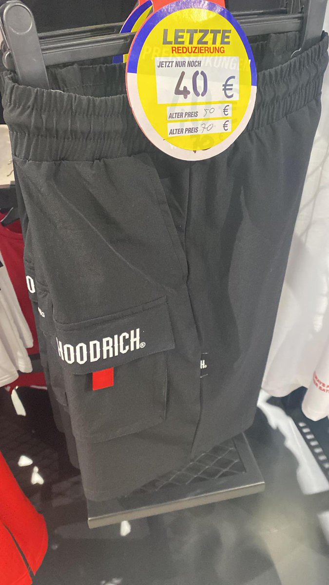 TrollUniverse0's tweet photo. Is hoodrich a W ?
What should I cop here https://t.co/z1sB31b3ux