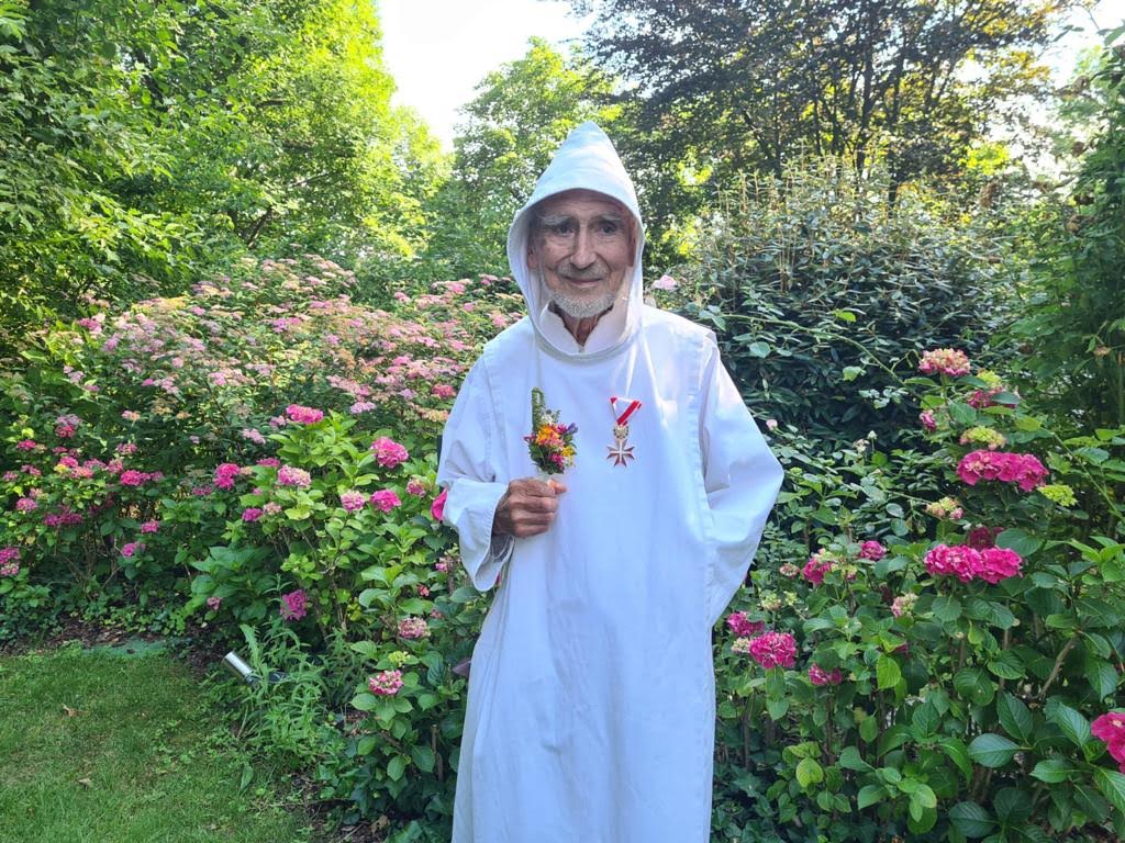 Grateful Living tweet media