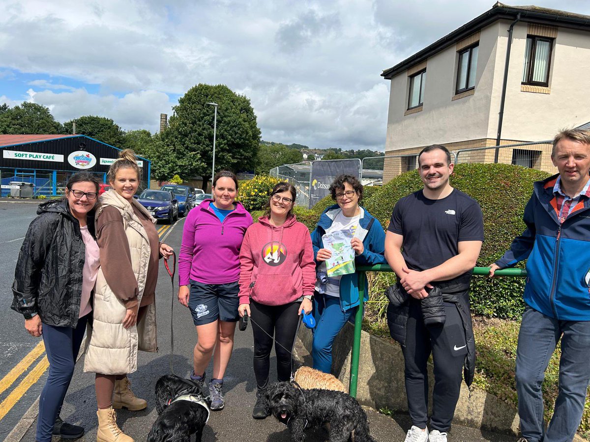 Members of Shipley Therapy team joined Hale and WISHH community partnership in promoting the benefits of activity by walking the WISHH way this morning <a href="/HALECharityBfd/">HALE 💙</a> @Wishhcp 
@bthft <a href="/bthft_ahps/">BTHFT AHPs</a>