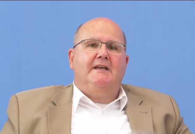 "Zwischen #LongCovid nach Impfung und #LongCovid nach Infektion wird bei uns in Marburg nicht unterschieden." 🤯

Warum nicht? #PostVac hat in der Verabreichung als Injektion von Lipidnanopartikeln oder Adenoviren, die mRNA enthalten völlig andere Eigenschaften als Coronaviren,