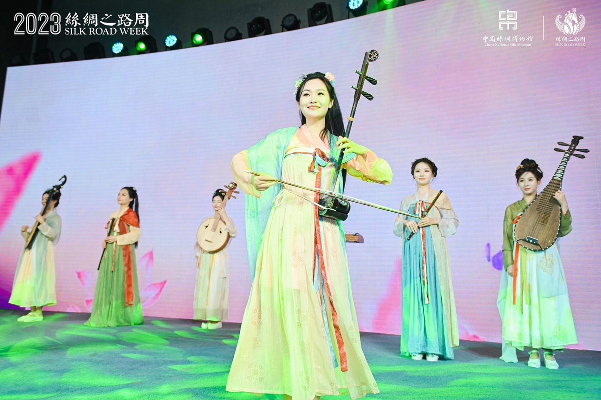 🥳Following the opening ceremony of the #2023SilkRoadWeek, “#SilkRoad Night: SROM Night and SROM Competition Awards Ceremony” was held with grandeur at the China National Silk #Museum with awesome performances and tributes to the excellent works of culture and designs.
