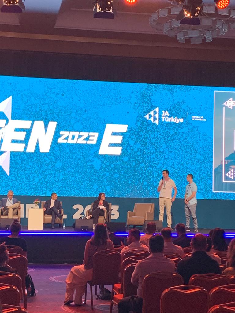 JA_Europe's tweet photo. JA Students from @JELuxembourg (JA Luxembourg) on stage to showcase how they are impacting their community with their #JAStartUp specialised in the advancement of solar panel maintenance and optimization. 

You can find the team Bright Cleaning from Luxembourg in our #Gen_E Virtual Expo: https://t.co/HZfsAZ2uY6

#EconomicOpportunitiesForAll