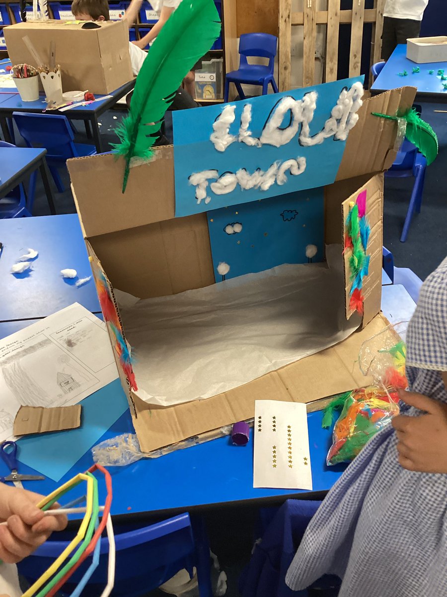 rufforthschool's tweet photo. Class 2 have had a wonderful DT day! This morning they designed their own theatre and have spent this afternoon making them! π #RPSDT https://t.co/jyBgtDdIFu