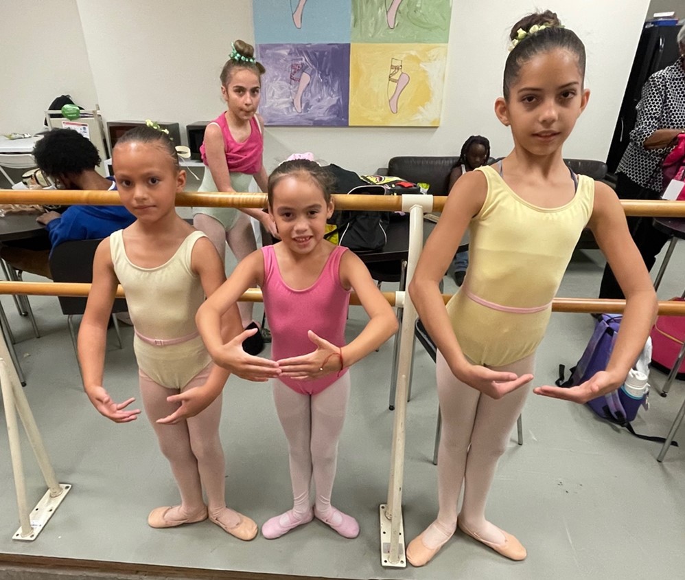 Last month, we concluded our Explore Dance community program for 2022/23 with 9 presentations feat. 196 children in 8 @MDCPS schools. Thank you to everyone involved in this initiative, in collab with @TMLMiami, reaching the underserved residents of Overtown and West Homestead.