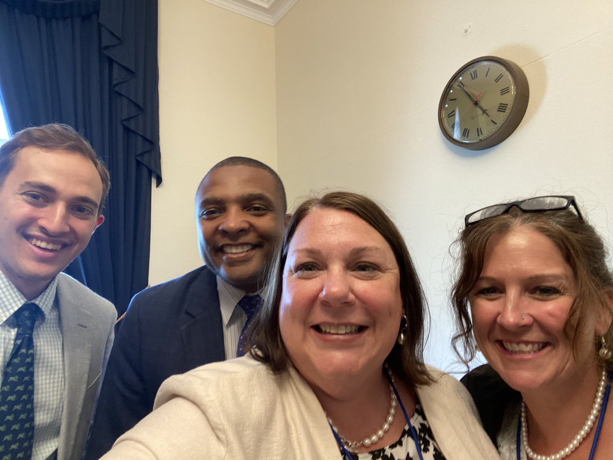 ElizabethMitcha's tweet photo. @DonDavisNC such a great supporter of students and educators in NC! Appreciate the time you took listening to the needs surrounding special education and educator shortages! https://t.co/w1jGqG6qba